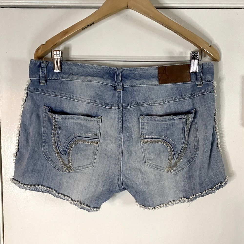 Ariya Jeans Samoa Jean Shorts with Fringe Size 13/14 Light Wash Stretch Beach